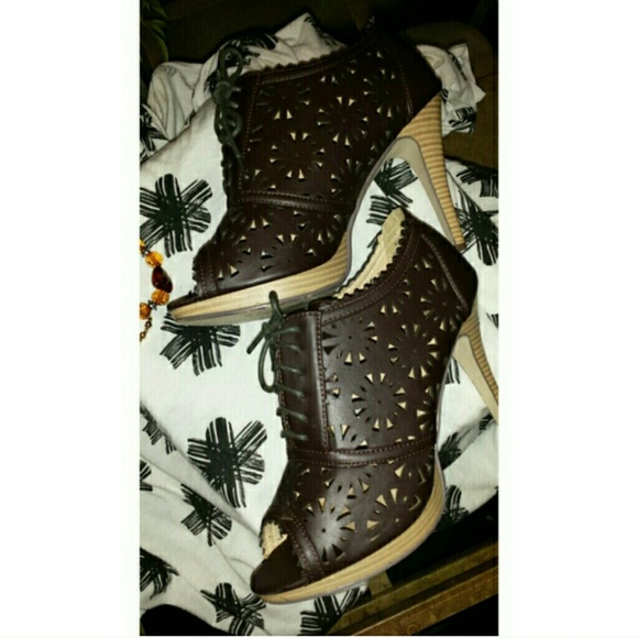 🌻Host Pick🌻Brown open toe shoe - Picture 4 of 4