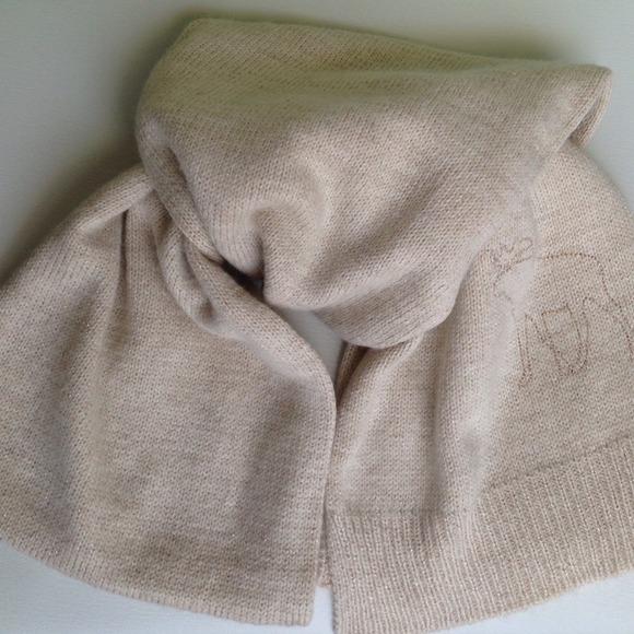 🎊A&F beige scarf - Picture 3 of 4