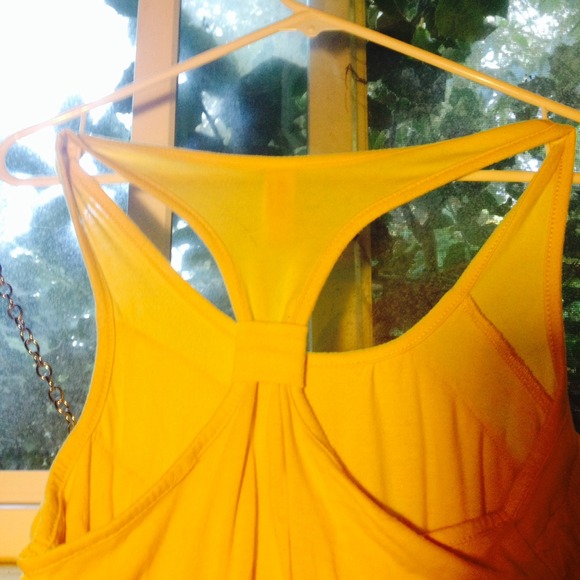 Yellow, ruffley shirt - Picture 4 of 4