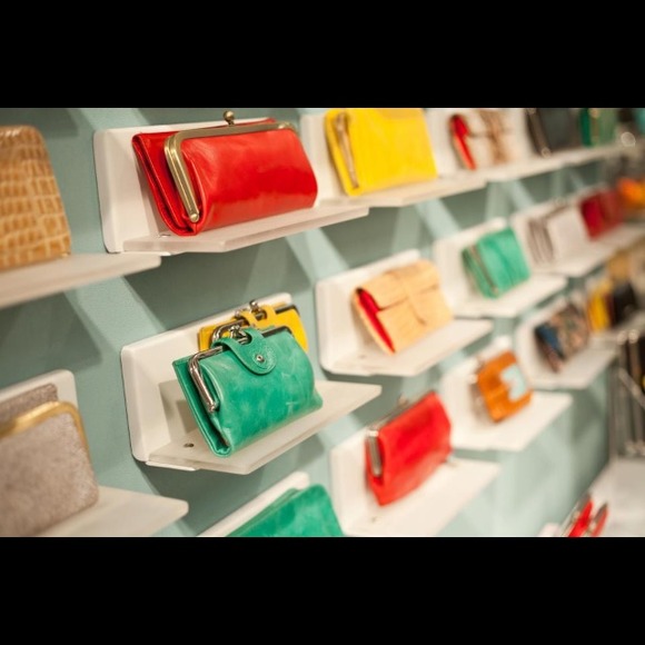 Women's Clothing & Accessories