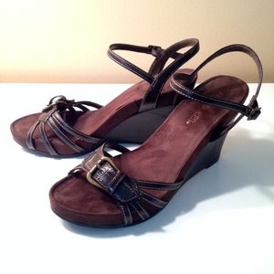 Aerosoles Plush Around Wedge Sandal