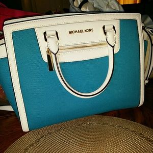 Michael kors satchel purse
