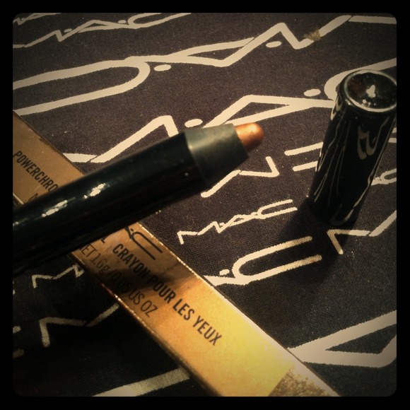 MAC Copper Strip Powerchrome eye pencil