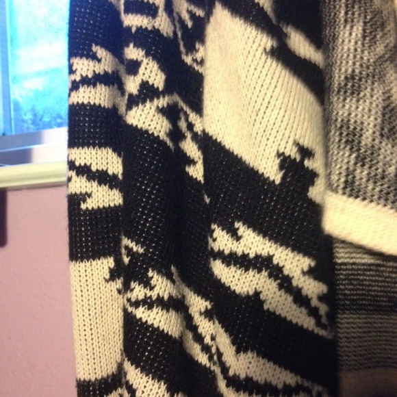 Tribal cardigan - Picture 2 of 3