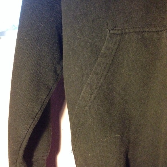 Black sweatshirt with pockets - Picture 2 of 2