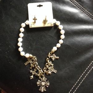 Necklace and earring set