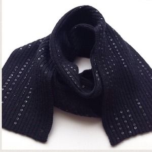 Black wool skinny scarf