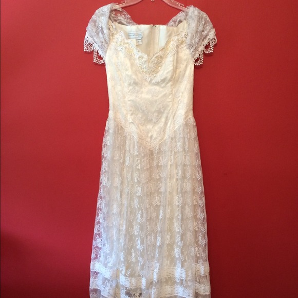 Vintage wedding dress