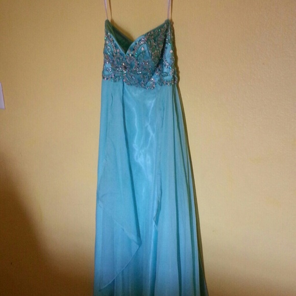 Party dress - Picture 2 of 4