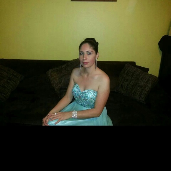 Party dress - Picture 3 of 4