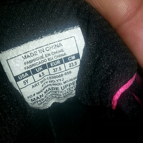 Hot pink and black sneakers - Picture 3 of 3