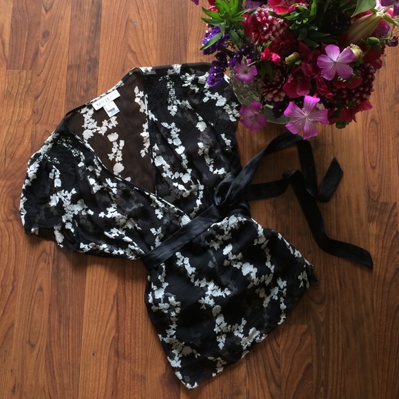 BUNDLE SALE WHBM Wrap V-Neck Top - Picture 4 of 4