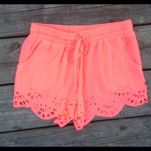Coral scalloped shorts