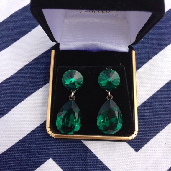Accessories - Jade Colored Teardrop Earrings