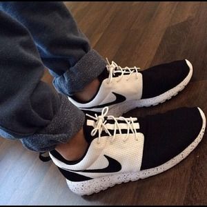 nike Roshe runs.