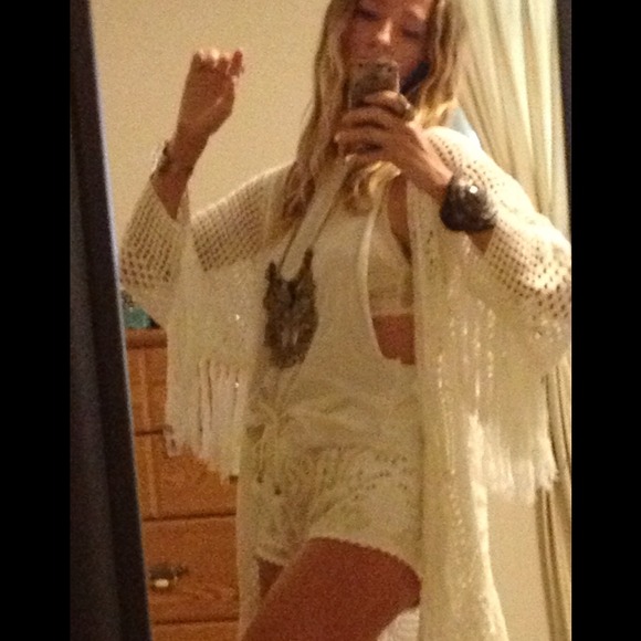 ⭐️WELCOME TO MY CLOSET⭐️ meet your seller/feedback - Picture 2 of 4