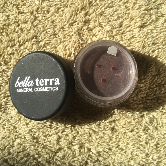 New Sealed Bella Terra Mineral Shimmer Eyeshadow