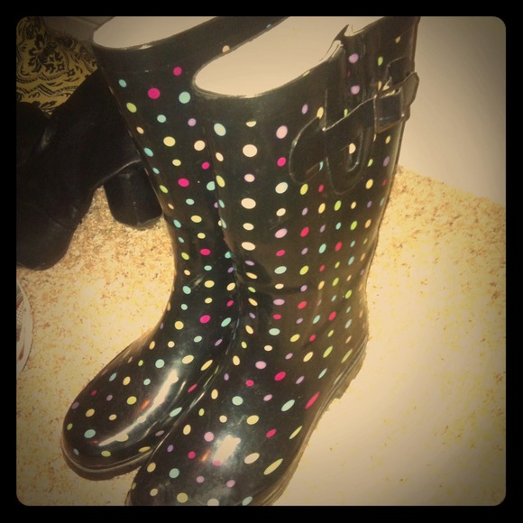 Polka dot Rainboots!