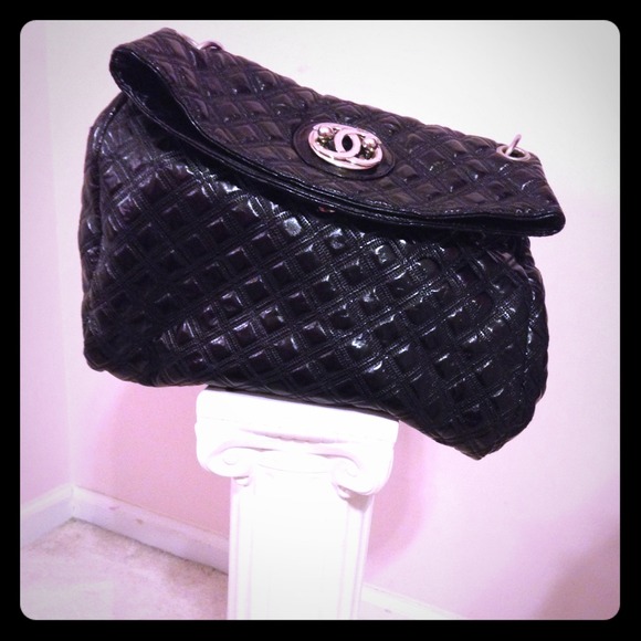 Faux Chanel "Leather" Purse