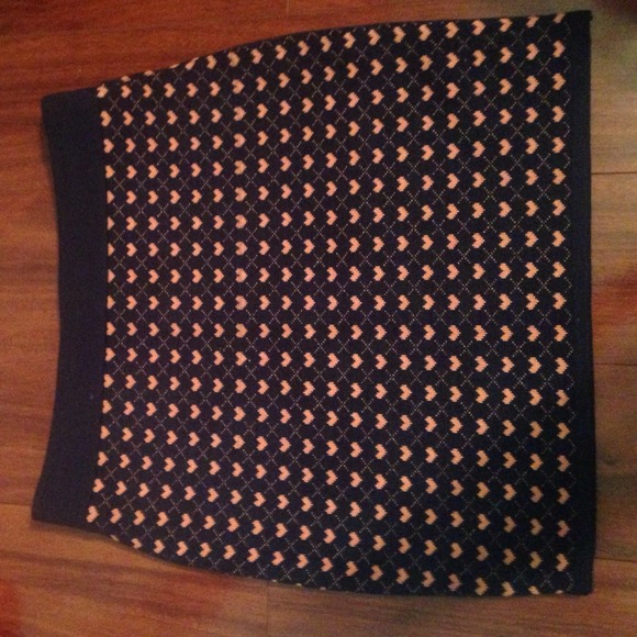 Forever 21 Bandage tight heart skirt