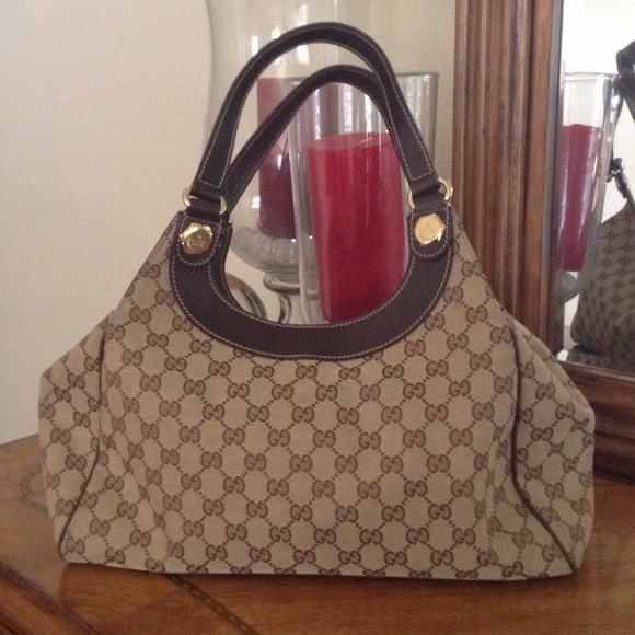Authentic Gucci handbag. Pristine condition - Picture 1 of 4