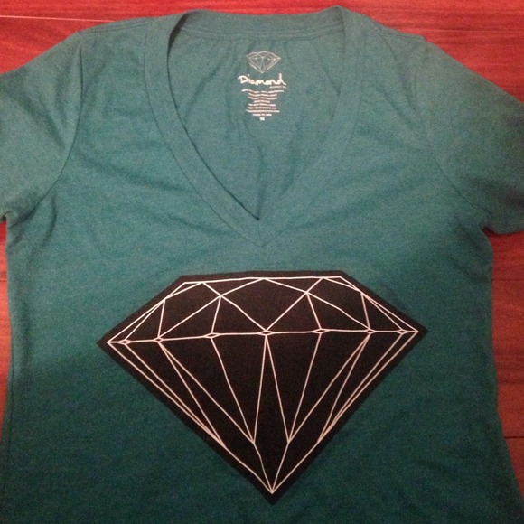 🚫SOLD on Mercari🚫Diamond Supply Co. Teal V neck.