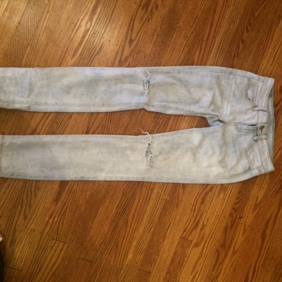 American eagle distressed jeans