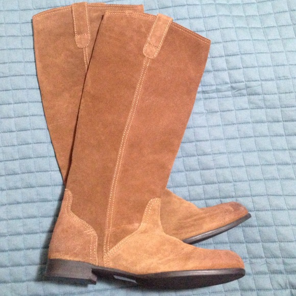 Urban Outfitter Camel Boots!