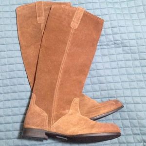 Urban Outfitter Camel Boots!