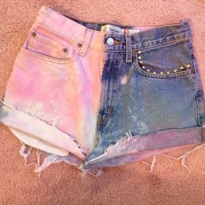 High wasted Levi shorts