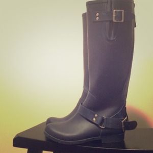 Steve Madden Rainboots!