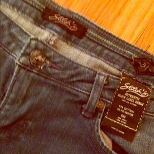❌SOLD❌ STITCH'S SKINNY FOX JEAN