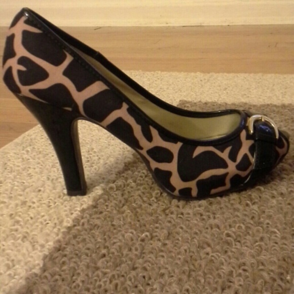 Mossimo cheetah print like high heels - Picture 3 of 4
