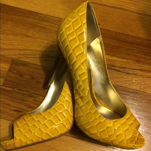 Shoes - Picture 3 of 3