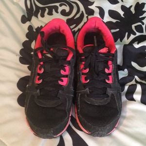 Nike pink/black shoes!!