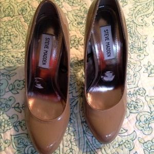 Steve Madden nude heels