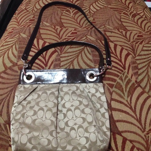 Authentic coach side bag in mint condition - Picture 2 of 3