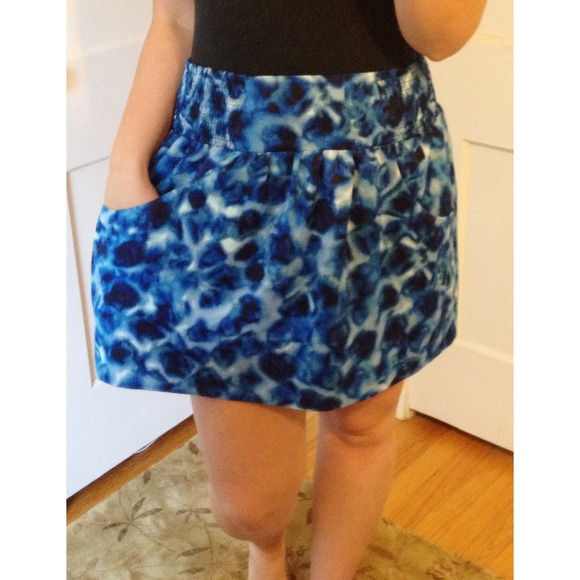 Gap Pocket Skirt - Picture 1 of 2