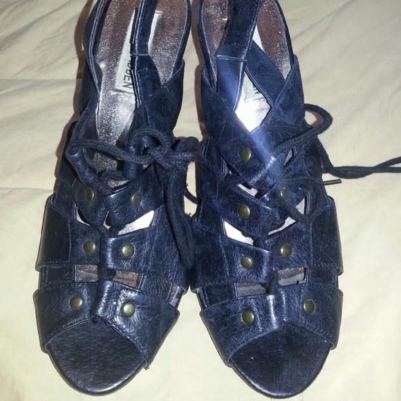 🌹Sale🌹Steve Madden Sandals, size 8, worn once