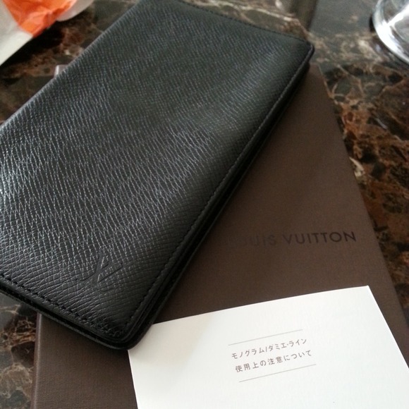 Authentic LV  Long Wallet in Epi