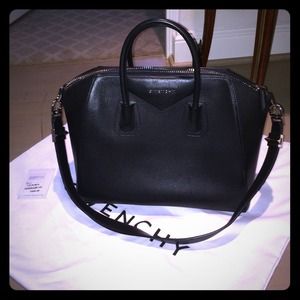 Givenchy Antigona black medium bag