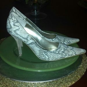 Nine West Freda pump