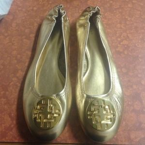 Fioni Gold Ballet Flats