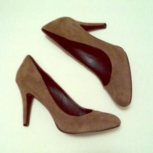 INC Cappuccino Suede Pumps
