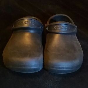 Slip resistant crocs women's sz 7