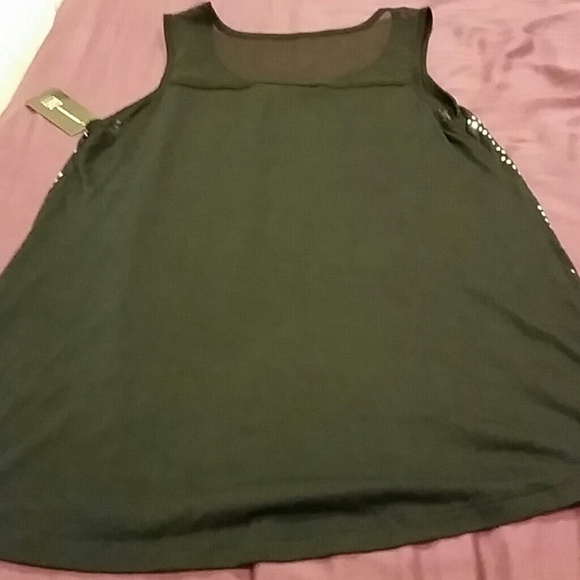 SOLD. International Concepts top - Picture 3 of 4