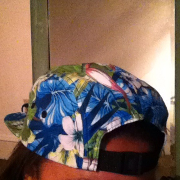 Esc strapback - Picture 2 of 2