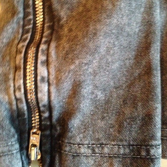 Grey jean style acid wash leggings - Picture 2 of 4