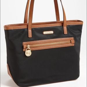 💎SOLD💎AUTHENTIC MICHAEL KORS PURSE!