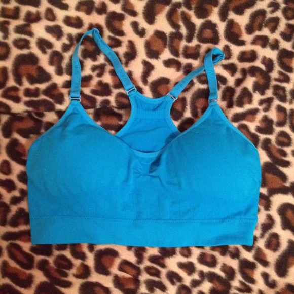 sports bra